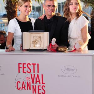 Abdellatif Kechiche, Léa Seydoux and Adèle Exarchopoulos at event of La vie d'Adèle (2013)
