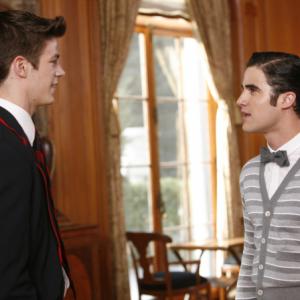 Still of Darren Criss and Grant Gustin in Glee 2009