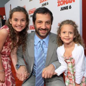 Judd Apatow, Maude Apatow and Iris Apatow at event of You Don't Mess with the Zohan (2008)