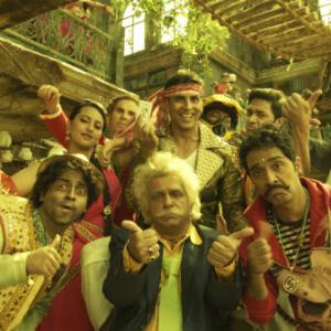 Still of Vrajesh Hirjee, Akshay Kumar, Sanjay Mishra, Darshan Jariwalla, Shreyas Talpade, Asrani, Alexx O'Nell, Vindu Dara Singh, Pitobash and Sonakshi Sinha in Joker (2012)