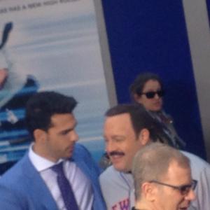 Geovanni Gopradi and Kevin James at event of Paul Blart Mall Cop 2 2015
