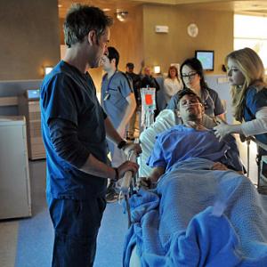 Still of Jeremy Northam and Elisabeth Harnois in Miami Medical (2010)