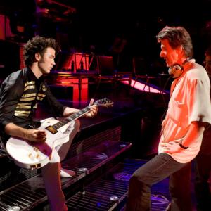 Still of Bruce Hendricks and Kevin Jonas in Jonas Brothers koncertas trimateje erdveje 2009