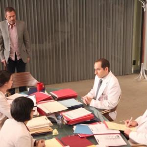 Still of Peter Jacobson Hugh Laurie Jesse Spencer Odette Annable and Charlyne Yi in Hausas 2004