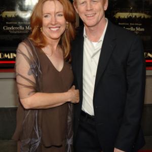 Ron Howard and Cheryl Howard at event of Cinderella Man 2005