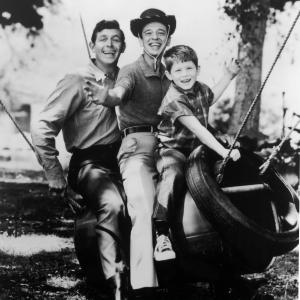 Still of Ron Howard, Andy Griffith and Don Knotts in The Andy Griffith Show (1960)