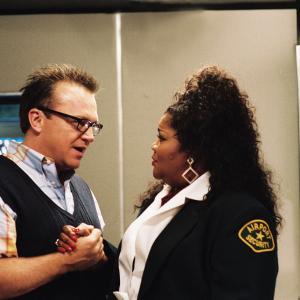 Still of Tom Arnold and Mo'Nique in Soul Plane (2004)