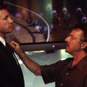 Still of Dustin Hoffman and Edward Burns in Confidence 2003