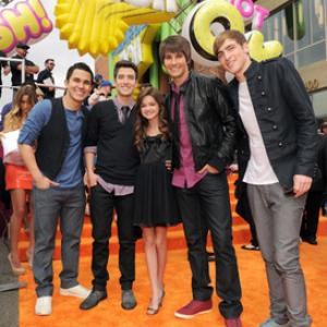 Ciara with Carlos Pena, Logan Henderson, James Maslow and Kendall Schmidt.