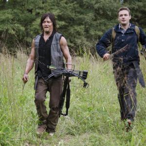 Still of Norman Reedus and Ross Marquand in Vaiksciojantys negyveliai (2010)