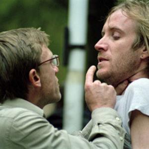 Still of Daniel Craig and Rhys Ifans in Enduring Love (2004)