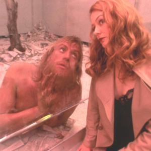 Still of Miranda Otto and Rhys Ifans in Human Nature 2001