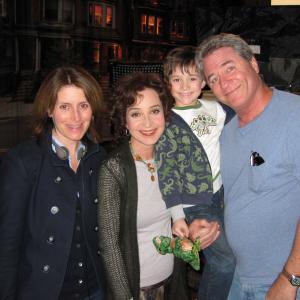 Griffin on the set of The Karenskys pilot with Pamela Fryman (Director), Annie Potts and Linwood Boomer (Writer).