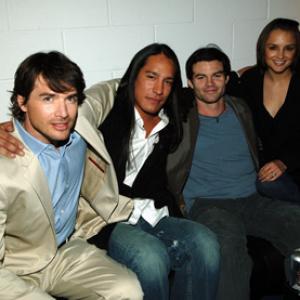 Rachael Leigh Cook, Daniel Gillies, Matthew Settle and Michael Spears at event of Into the West (2005)