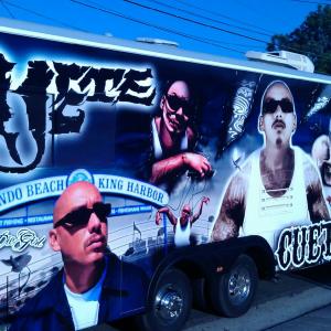Cuete Yeska Tour Bus