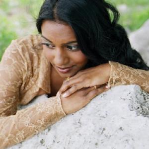 Sharon Muthu, Jazz Vocalist & Singer-Songwriter.