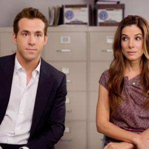 Still of Sandra Bullock and Ryan Reynolds in Pirslybos 2009