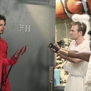Still of James Van Der Beek, Ray Ford and Eric André in Don't Trust the B---- in Apartment 23 (2012)