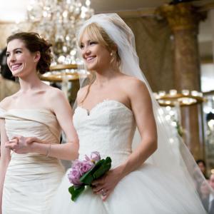 Still of Anne Hathaway and Kate Hudson in Bride Wars 2009