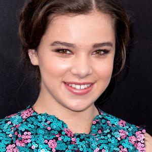 Hailee Steinfeld at event of Tamsos riterio sugrizimas 2012