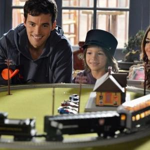 Still of Lucy Hale Ian Harding and Teo Briones in Jaunosios melages 2010