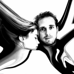 Josh Lucas and Radha Mitchell in Four Reasons 2002