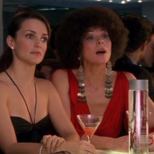 Still of Kim Cattrall and Kristin Davis in Sex and the City (1998)