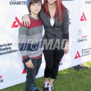 JILLIAN ROSE REED  BROTHER ACTOR ROBBIE TUCKER ATTEND THE 2013 STEP OUT LOS ANGELES WALK FOR DIABETES THE BROTHER  SISTER ARE ADVOCATES AND SPOKESPERSONS FOR THE AMERICAN DIABETES ASSOC
