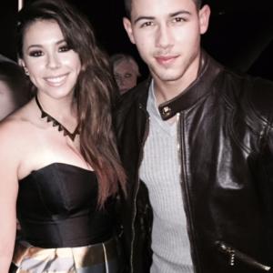 JILLIAN ROSE REED ON THE CARPET WITH NICK JONAS AT THE 2015 MTV MUSIC VIDEO AWARDS.