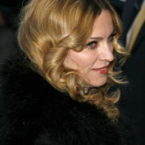 Madonna at event of Arthur et les Minimoys (2006)