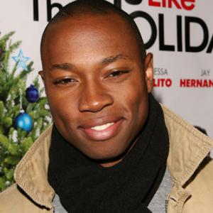 Robbie Jones at event of Nothing Like the Holidays (2008)