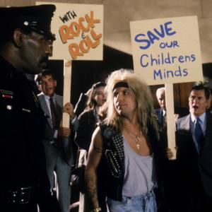 Still of Vince Neil and Bubba Smith in Police Academy 6 City Under Siege 1989