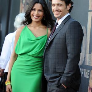 James Franco and Freida Pinto at event of Bezdzioniu planetos sukilimas 2011