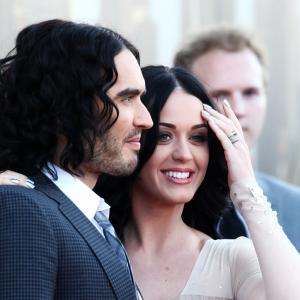 Russell Brand and Katy Perry at event of Arthur (2011)
