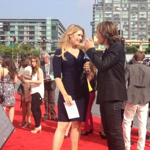Jessica York interviewing Keith Urban at the American Idol Finale