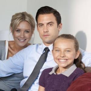 Caitlin Carmichael, Milo Ventimiglia and Nicky Whelan on the set of 