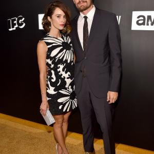 Abigail Spencer and Josh Pence at event of The 67th Primetime Emmy Awards 2015