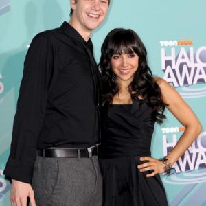 Jon Beavers & Yvette Gonzalez-Nacer at the TeenNick HALO Awards 2011