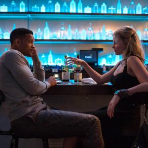 Still of Will Smith and Margot Robbie in Susikaupk 2015
