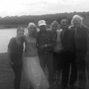 On the set of FIGHTING FOR FREEDOM with the Lokens and Bruce Dern. Heidi is center.