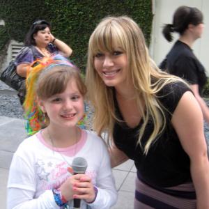 Piper Reese interviewing HIlary Duff at the 