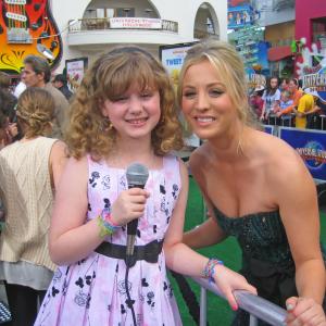 Piper Reese interviewing Kaley Cuoco from Big Bant Theory at the HOP Premiere