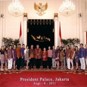 The Philosophers cast at the Presidents palace with the President of Indonesia Susilo Bambang Yudhoyono