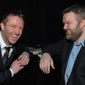 Chris Hardwick and Robert Kirkman at event of Vaiksciojantys negyveliai (2010)