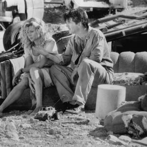 Still of Kim Basinger and Alec Baldwin in The Getaway (1994)