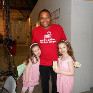 Bianca and Chiara Dambrosio with Anthony Anderson on set of Guys with Kids March 2012