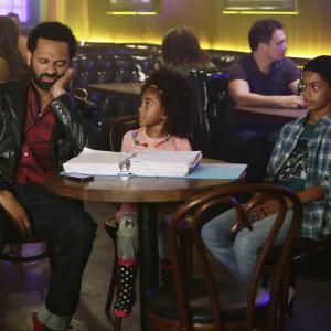 Still of Mike Epps, Sayeed Shahidi and Aalyrah Caldwell in Uncle Buck (2015)
