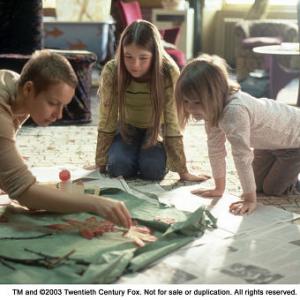 Still of Sarah Bolger, Samantha Morton and Emma Bolger in In America (2002)