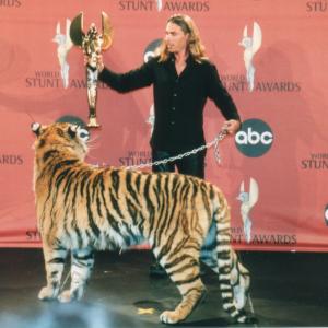 Randy Miller and Tara the tiger at the 2001 World Stunt Awards