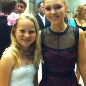 Amber with AnnaSophia Robb at the premiere of Soul Surfer